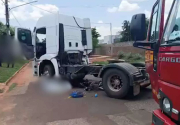 Adolescente morre atropelada por carreta ao sair da escola de bicicleta elétrica em MS