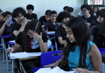 Pé-de-Meia será depositado na conta de alunos a partir de terça-feira