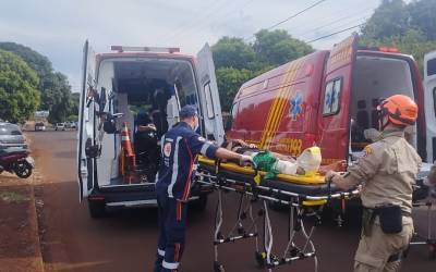 Motorista de caminhonete invade preferencial e atropela motociclistas em Dourados