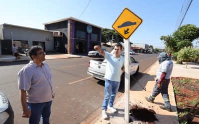 Moradores reclamam e prefeitura sinaliza cruzamento perigoso no Flórida II