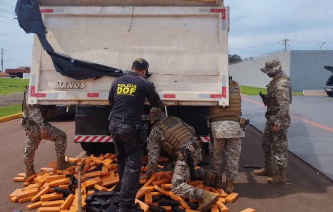 Operação conjunta entre DOF e COD apreende uma tonelada de maconha em Santa Rita do Pardo